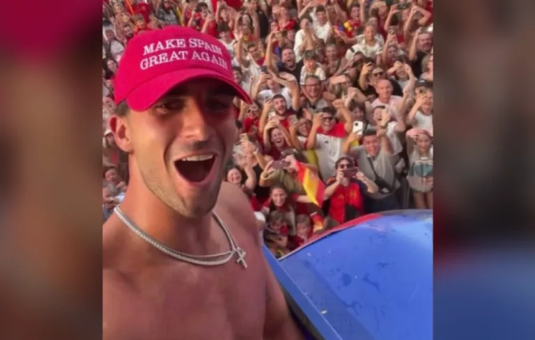 « Make Spain Great Again » : La casquette de Ferran Torres fait polémique de Madrid jusqu'à la Maison Blanche