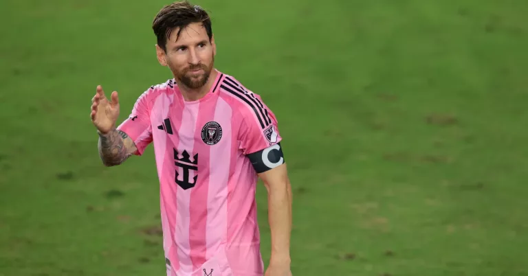 Lionel Messi arrête sa carrière à durée indéterminée