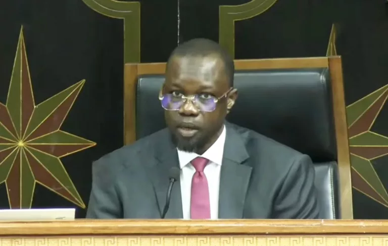 Attaques personnelles et écarts de langage à l’Assemblée : Sonko joue au gendarme et rappelle les députés au règlement
