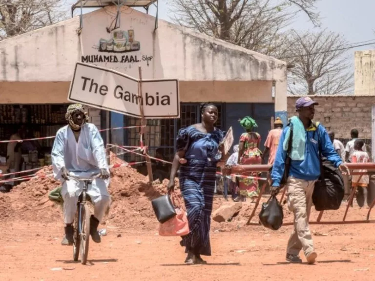 Incidents à la frontière sénégalo-gambienne : Les révélations d’un ministre sur le mur de la caserne de Bullock