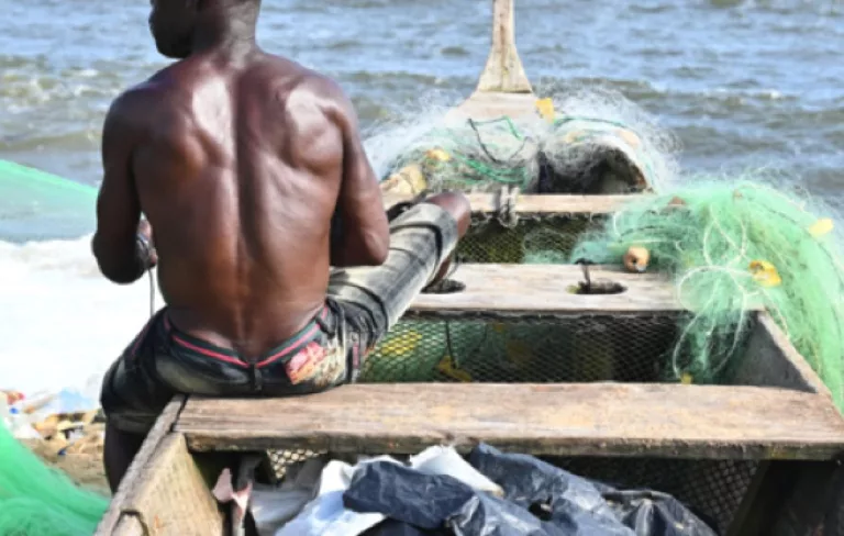 Mbour : la faim justifie les moyens, le pêcheur assomme son père avec une brique