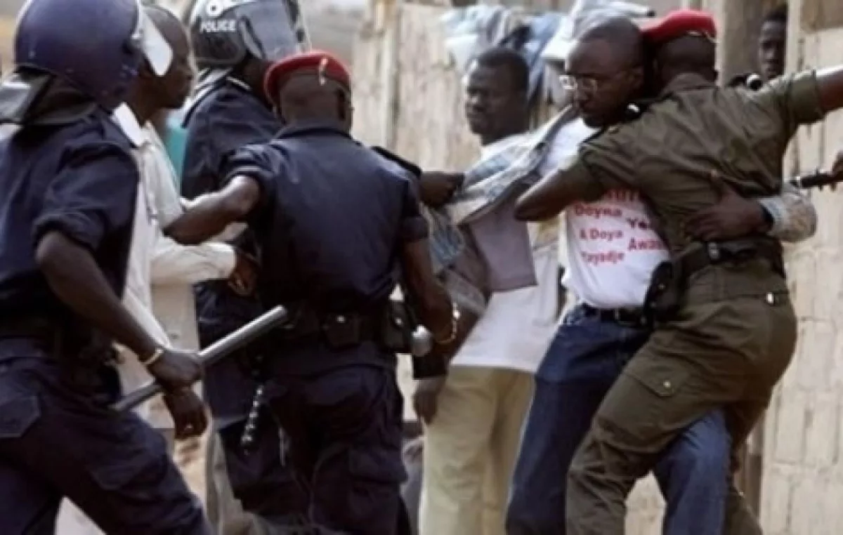 Mbour : interdit de filmer, il donne un violent coup de tête au commandant de police