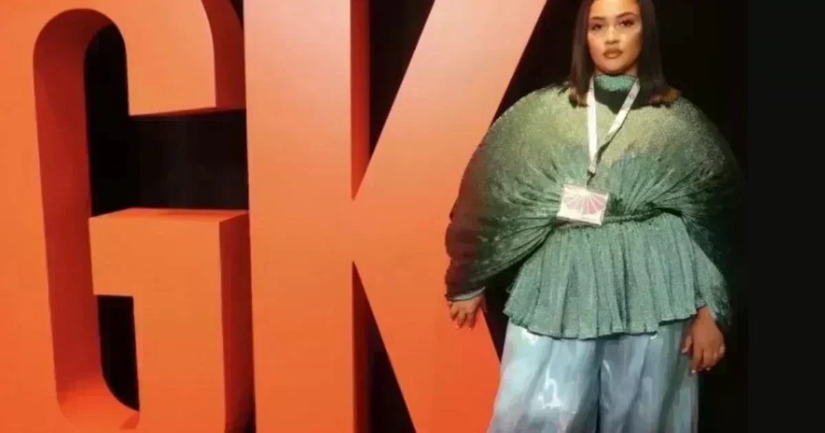 Faynara s’affiche aux côtés de Bill Gates à New York