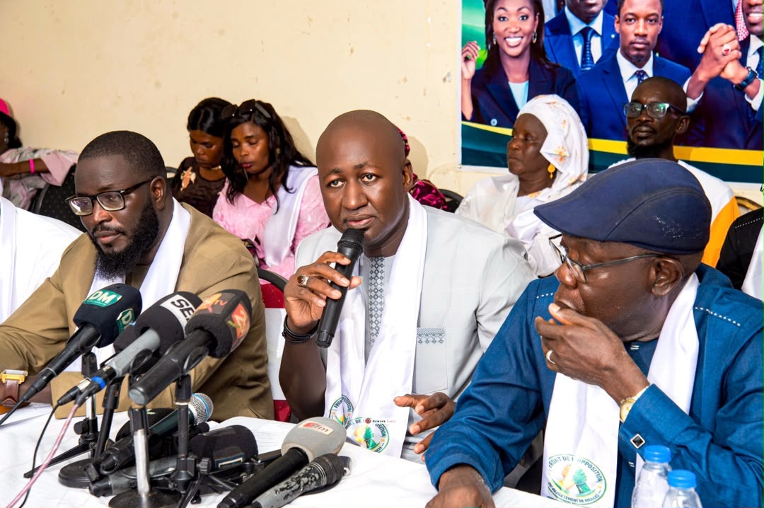 À Mbacké, quinze partis lancent un front « Tout sauf Kiiray-Pastef » avec Fallou Diop