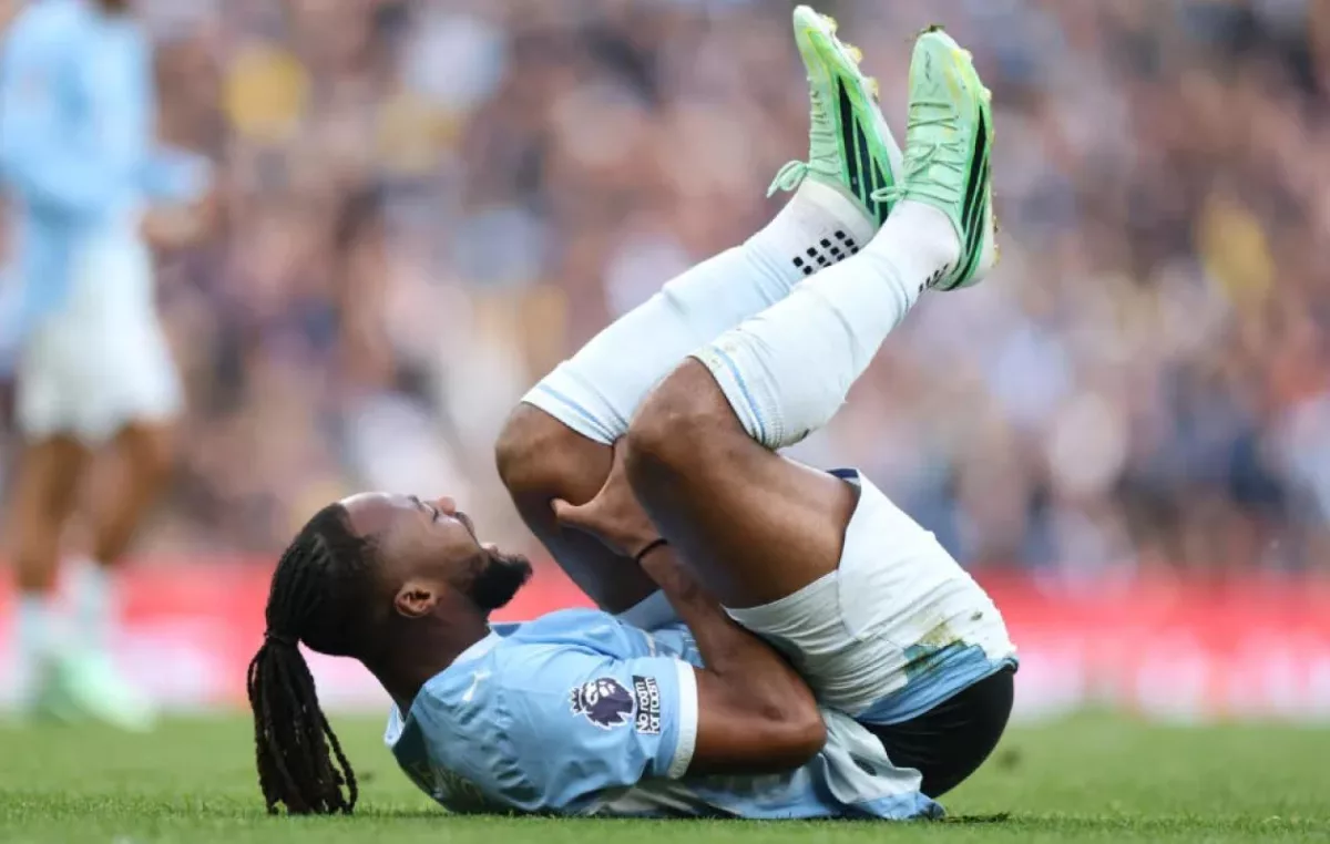 Manchester City : Blessé au genou, Semenyo absent huit semaines