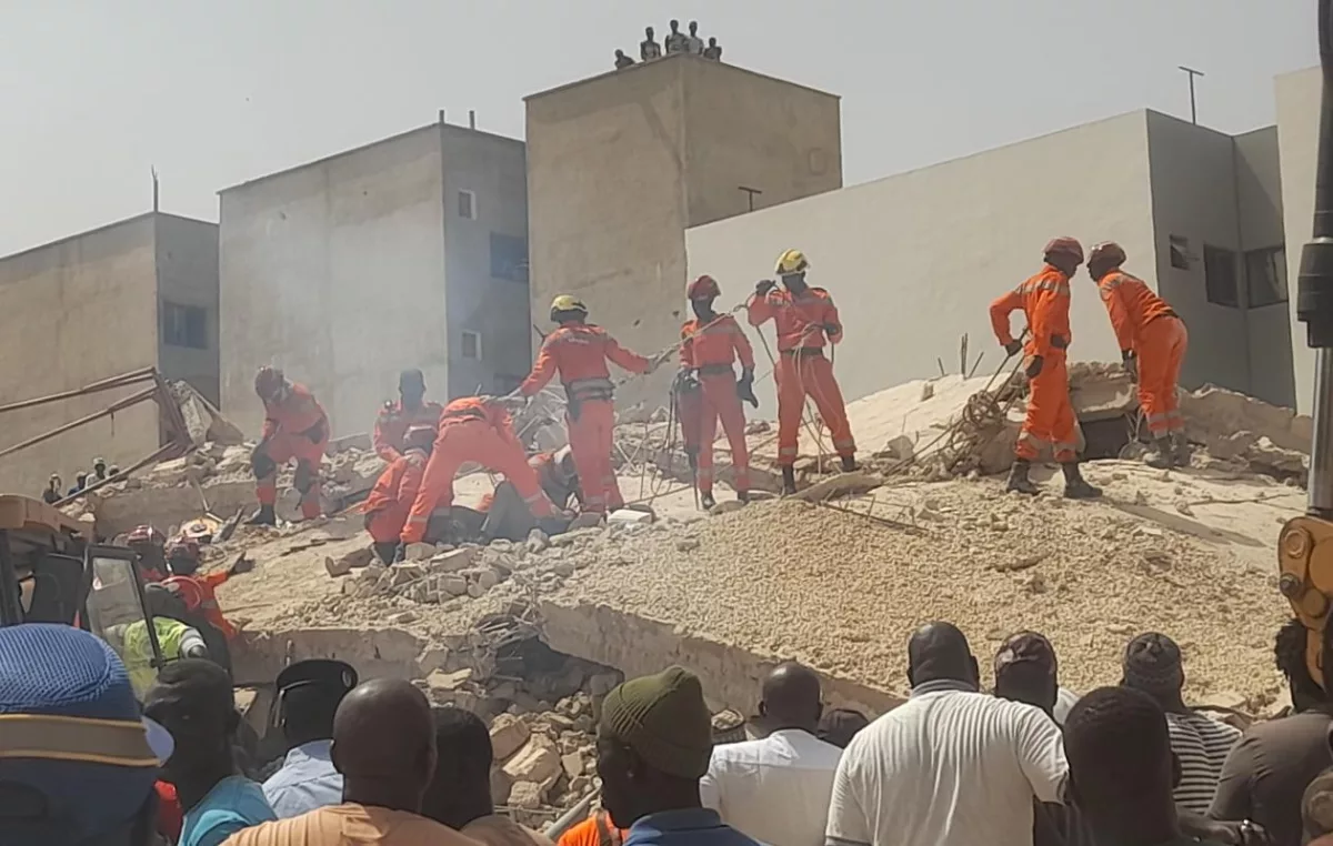 Thiès : un mort et deux survivants extraits des décombres après l’effondrement d’un immeuble en construction