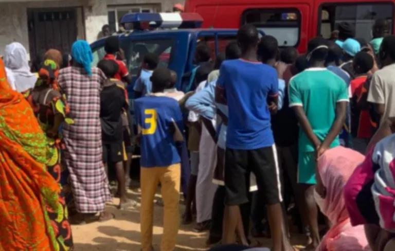 Drame à Yeumbeul-Sud : un enfant de 3 ans tué par un bus Tata, le chauffeur en fuite