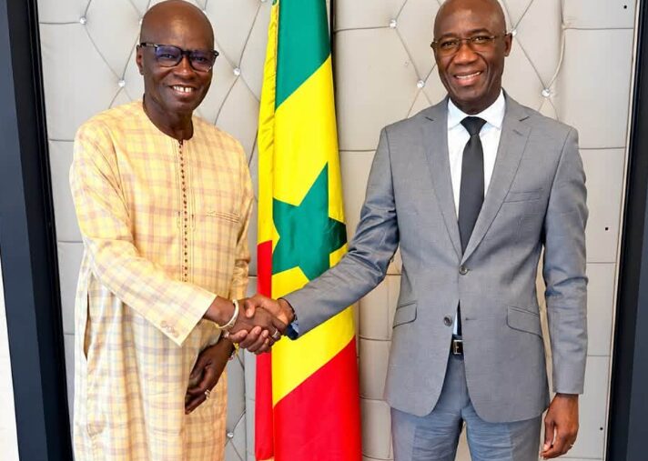 Justice : Me Moussa Sarr confie une nouvelle mission à l’artiste Omar Pène