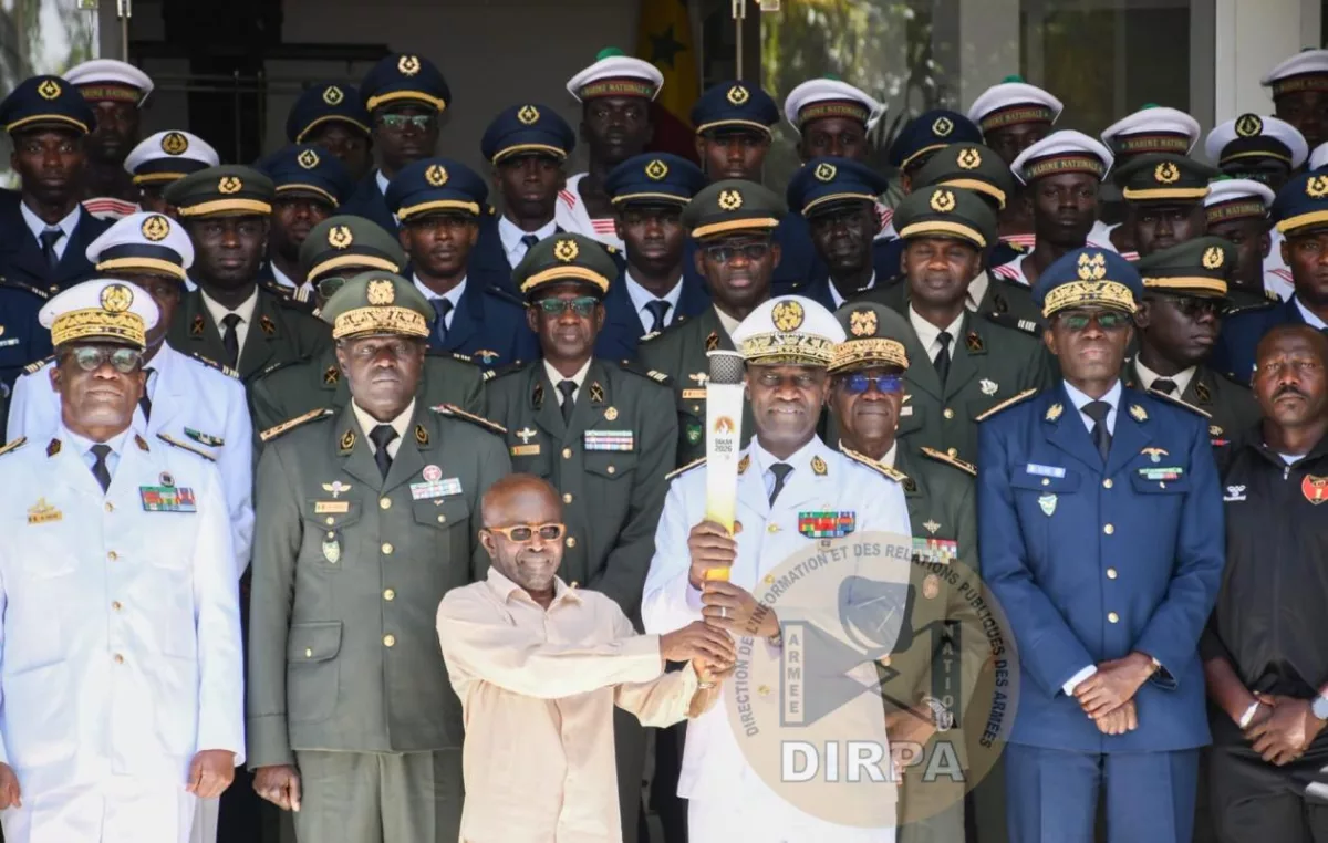 JOJ Dakar-2026 : La flamme olympique accueillie à l’État-major général des armées