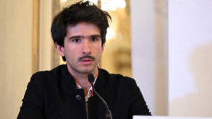 Juan Branco inculpé puis mis en liberté provisoire