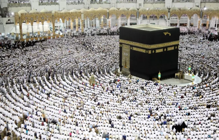 Mecque : L’Imam de la Grande Mosquée victime de malaise en pleine prière, plus de peur que de mal