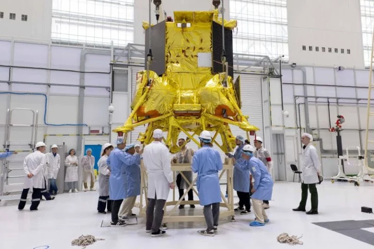 La Russie va lancer vendredi son premier engin vers la Lune depuis 1976