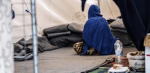 Son mari lui envoie 400.000 francs pour la construction d'une chambre, elle dépense la somme pour tenter d’émigrer…