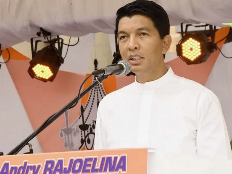 Madagascar: Andry Rajoelina, sans surprise, a déposé sa candidature pour la présidentielle