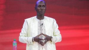 « Financement des candidats à l’émigration par des opposants »: L’Adha demande des preuves au journaliste pape Ndiaye
