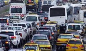 Keur Massar-Diamaguène : Un bouchon de plus de 2 Km sur l’Autoroute
