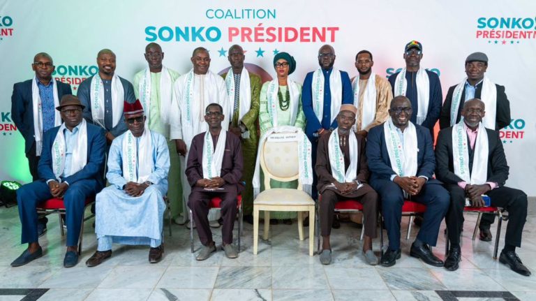 Présidentielle 2024 : Ce candidat retire son dossier et rejoint la coalition Sonko Président