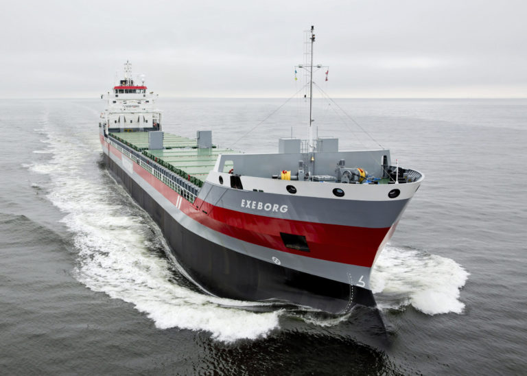 Un bateau tourisme percute mortellement un piroguier en mer