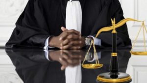 Un juge du Conseil constitutionnel dépose plainte pour outrage et diffamation