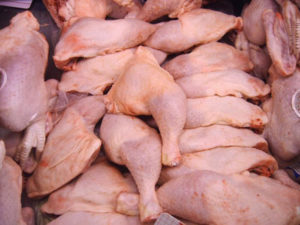 Kolda : 188 kg de cuisses de poulet impropres à la consommation incinérés