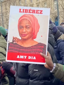 Affaire "Force Spéciale" : Amy Dia hospitalisée après avoir piqué une crise