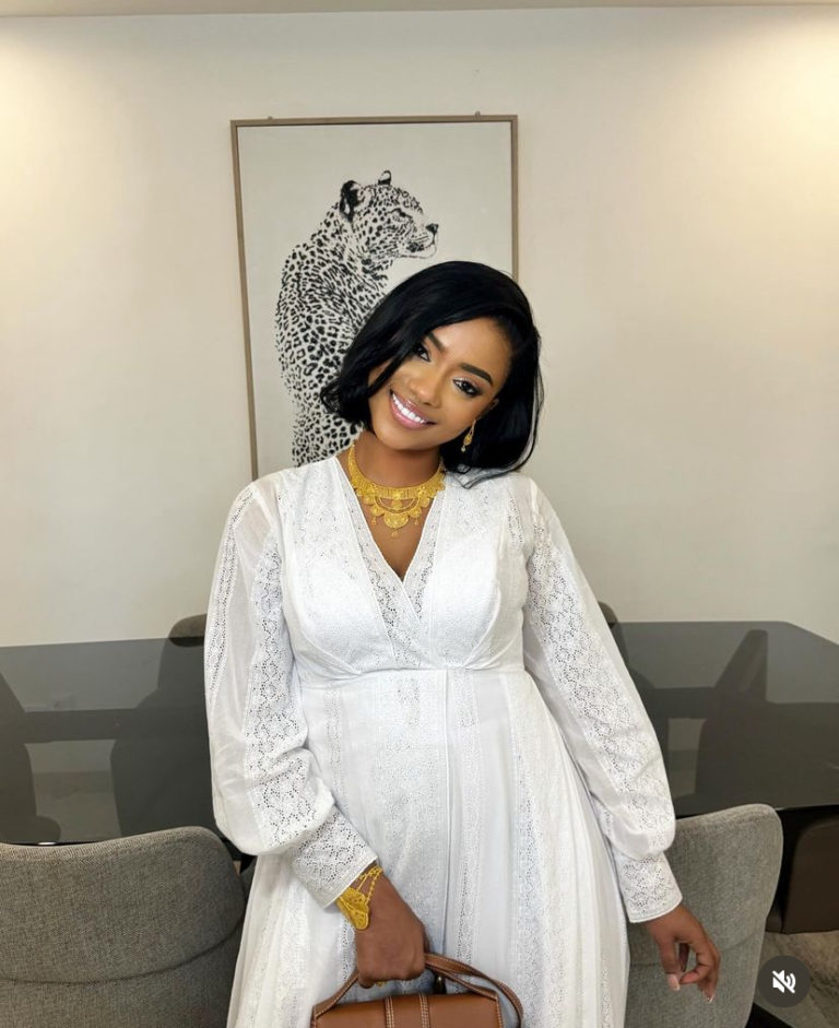 (04 photos)- Appel 2024 : Racky Aïdara renversante en blanc