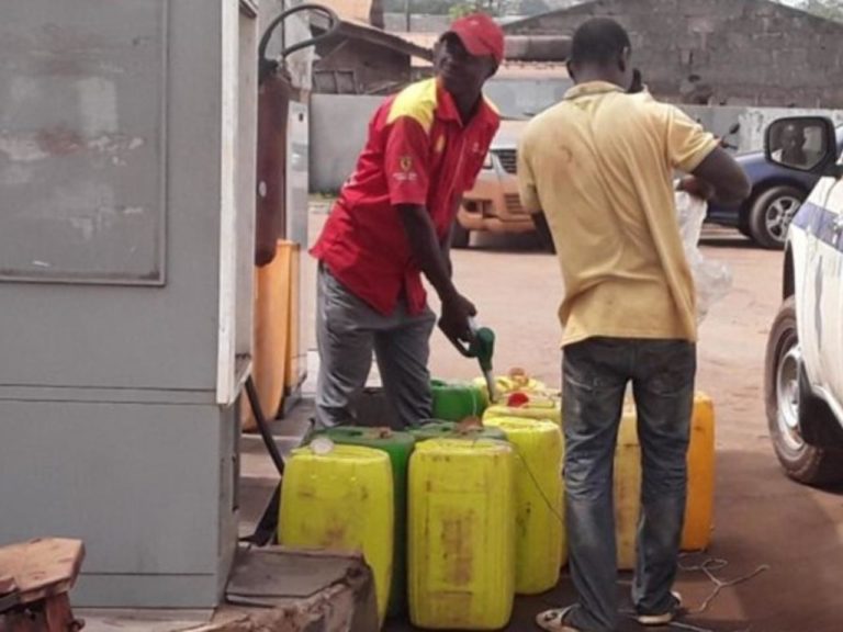 Dakar: Le Gouverneur interdit la vente temporaire de carburant au détail