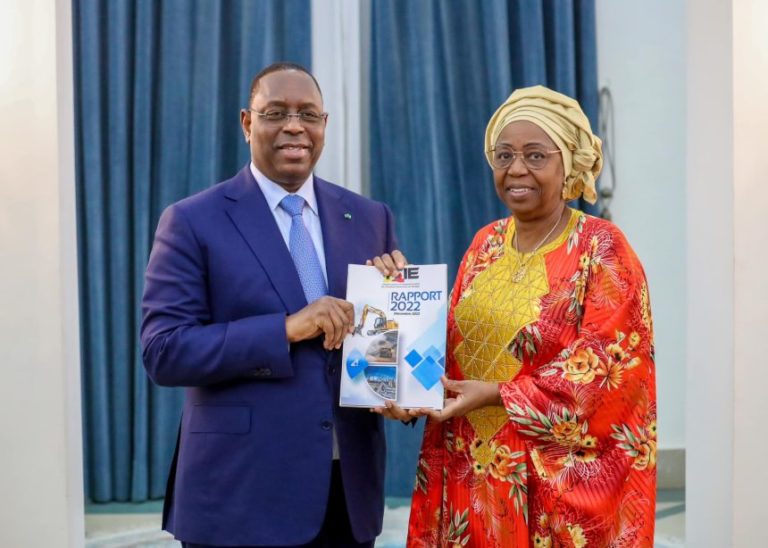 Report de la présidentielle : Pr Eva Marie Coll Seck quitte Macky Sall démissionne de l’ITIE…