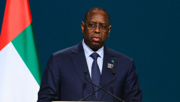 L'UE appelle à respecter l'invalidation du report de la présidentielle