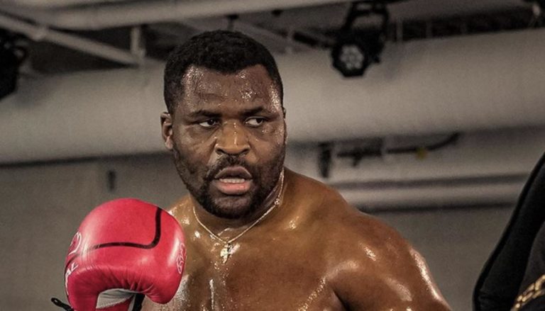 Ngannou explose un record du monde avant Joshua, les fans hallucinent (VIDÉO)