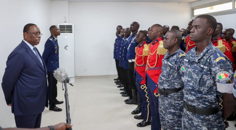 Le président Macky Sall remercie la Gendarmerie nationale lors de ses adieux