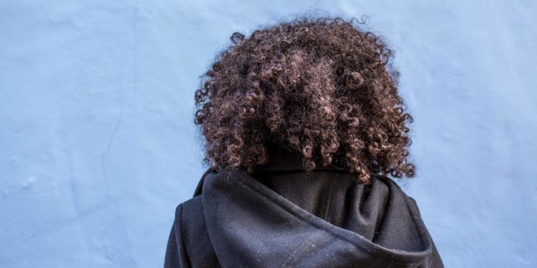 Afro, dreadlocks: l'Assemblée nationale française vote un texte contre la "discrimination capillaire"