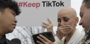 Pour les influenceurs, une interdiction de TikTok aux Etats-Unis ferait "du mal à beaucoup de gens"