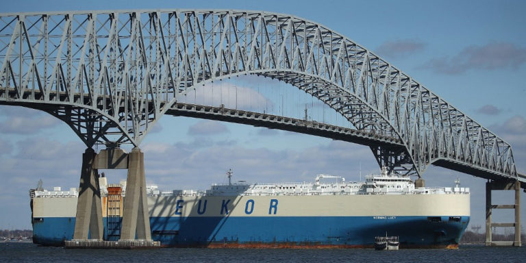 Effondrement d'un pont aux Etats-Unis: les autorités déclarent l'état d'urgence