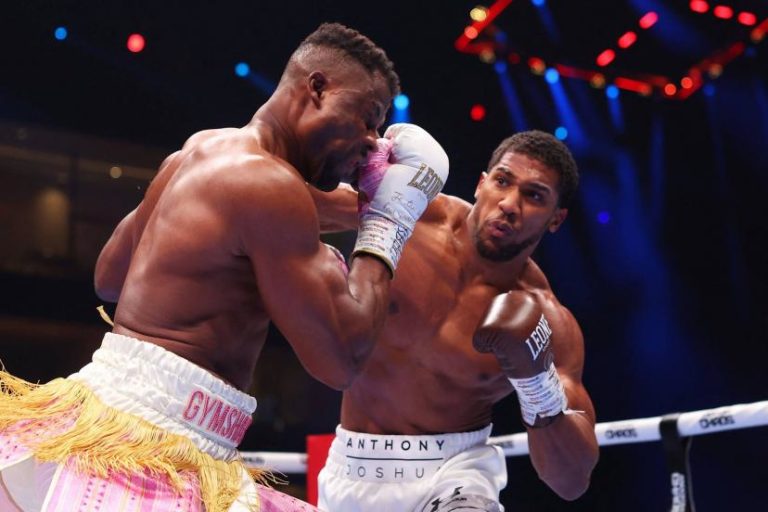 Vainqueur par K.-O. dès le 2e round, Anthony Joshua a détruit Francis Ngannou