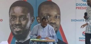 Tenue de l'élection présidentielle: Diomaye Faye appelle ses militants à "l'extrême vigilance"