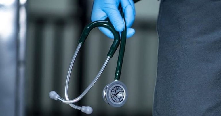 Guédiawaye : un faux dentiste provoque de graves complications chez un patient