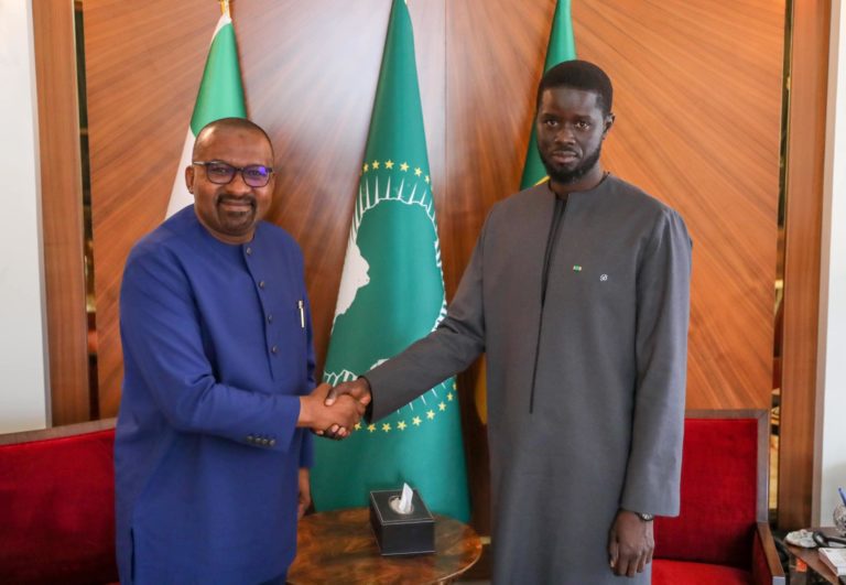 Palais: Le Président Bassirou Diomaye Faye a reçu Mohamed Juldeh Jalloh