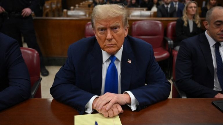 Donald Trump est "totalement innocent", assure son avocat à son procès