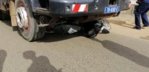 Une fille de 9 ans meurt après avoir été fauchée par un camion