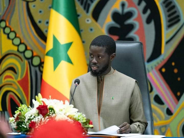 Bassirou Diomaye Diakhar Faye adresse les préoccupations des travailleurs au Sénégal