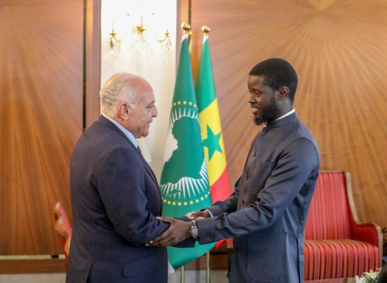 Diplomatie : Le Président Bassirou Diomaye Faye reçoit le Ministre des Affaires Étrangères algérien
