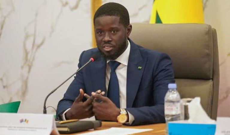 Salaires des anciens ministres de 1,5 à 2,8 millions FCFA : le Président Diomaye annule le décret