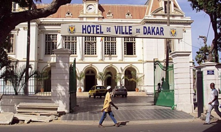 Augmentation de l'indemnité de session journalière : les conseillers municipaux gâtés par Macky Sall avant son départ