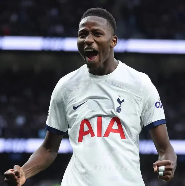 Tottenham : Pape Matar Sarr dans le onze des meilleurs joueurs africains de la saison