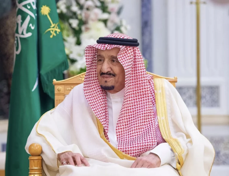 Arabie saoudite : le roi préside le Conseil des ministres après son "rétablissement"