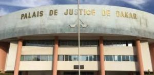 Extorsion de fonds : le patron, la secrétaire et le petit ami