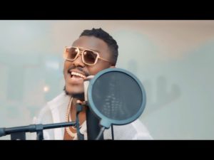 (Clip officiel) – Fallou Benjamin sort un nouveau clip « Mbalakh (Tengué).