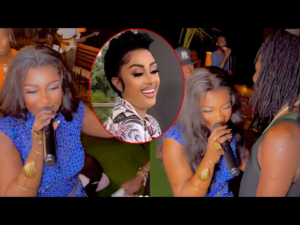 Le sourire de Wally Seck, lorsque Mia Guissé lui demande : »Wakhma koula mom »