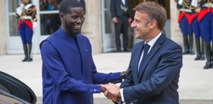 "Macron politiquement fragilisé face à Diomaye Faye": L'analyse de France 24 sur la visite du président sénégalais